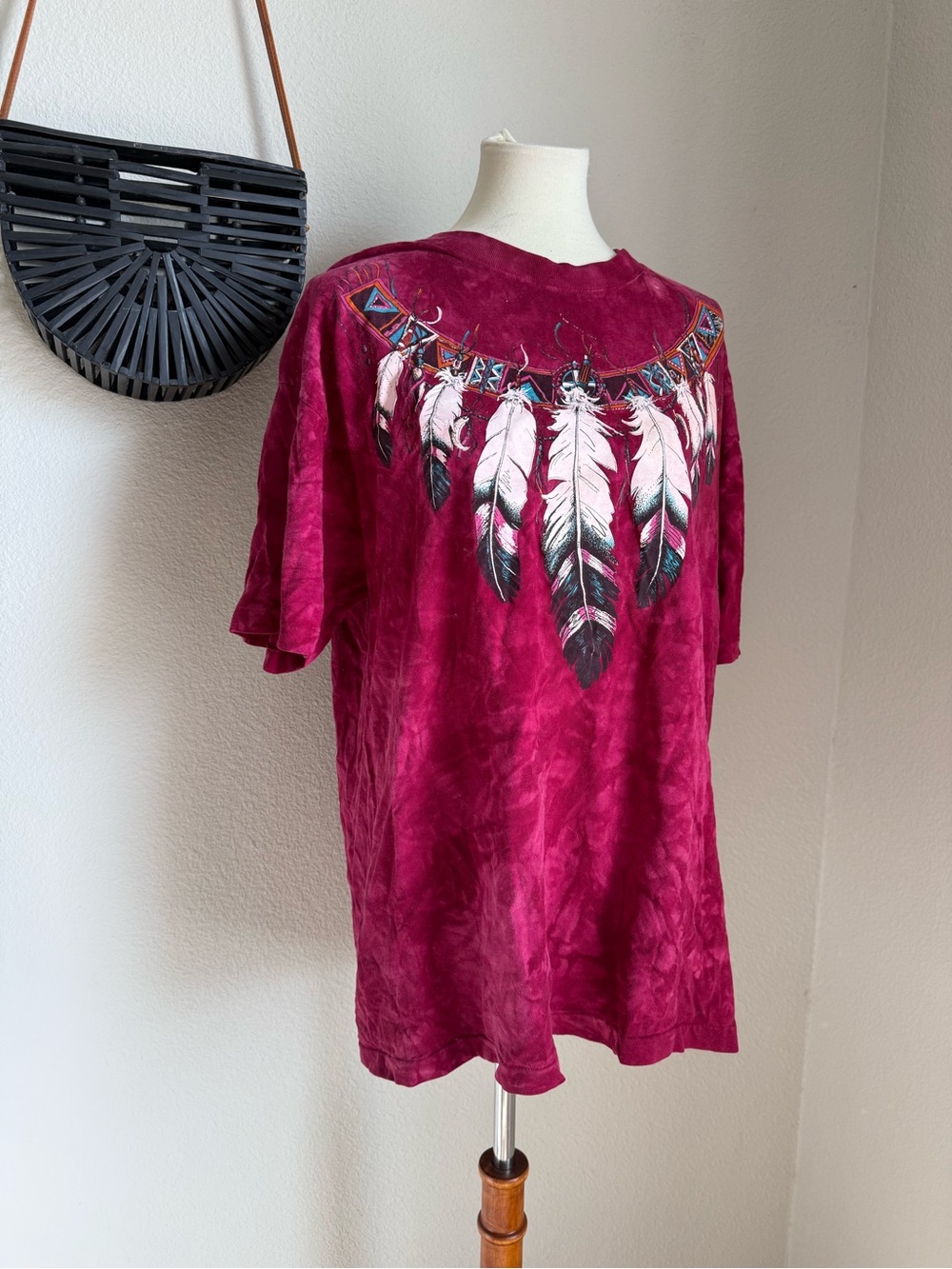 Vintage Ragtops Burgundy Feather Short Sleeve T-Shirt, Size Large